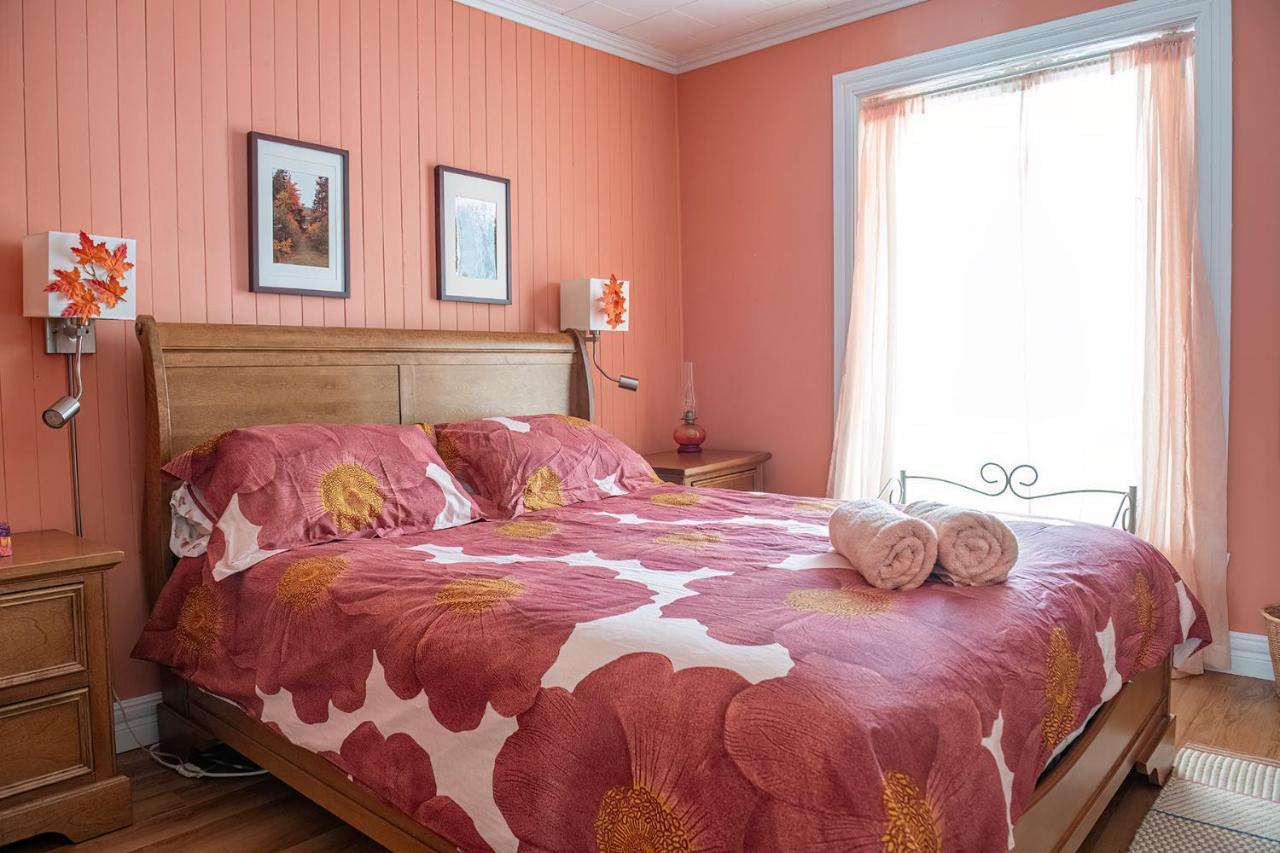 Bed & Cafe Petit Papillon Bed and Breakfast Grandes-Bergeronnes Exteriör bild