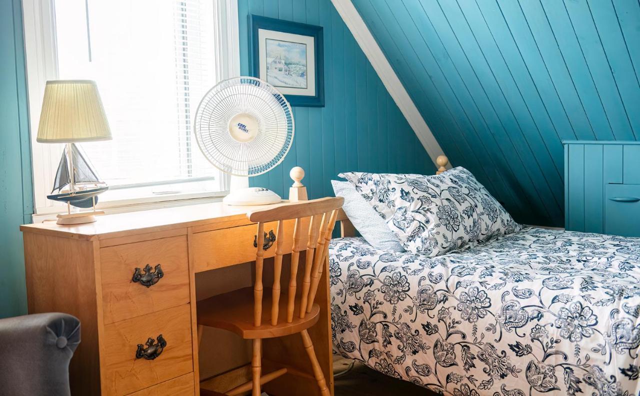 Bed & Cafe Petit Papillon Bed and Breakfast Grandes-Bergeronnes Exteriör bild