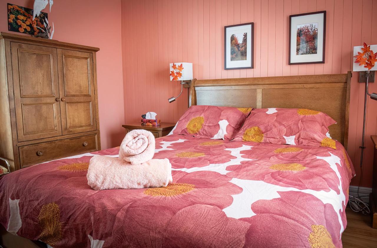 Bed & Cafe Petit Papillon Bed and Breakfast Grandes-Bergeronnes Exteriör bild