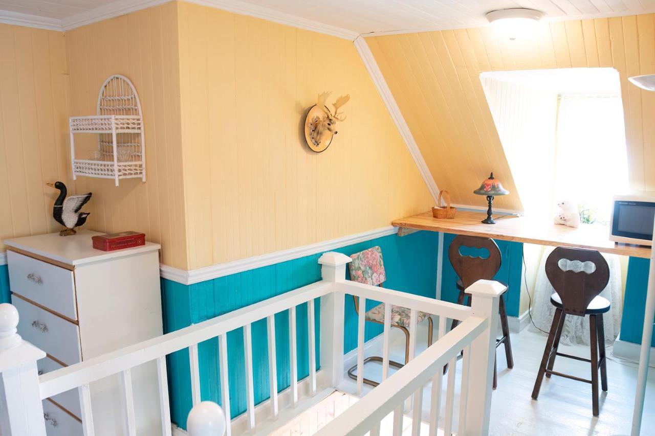 Bed & Cafe Petit Papillon Bed and Breakfast Grandes-Bergeronnes Exteriör bild