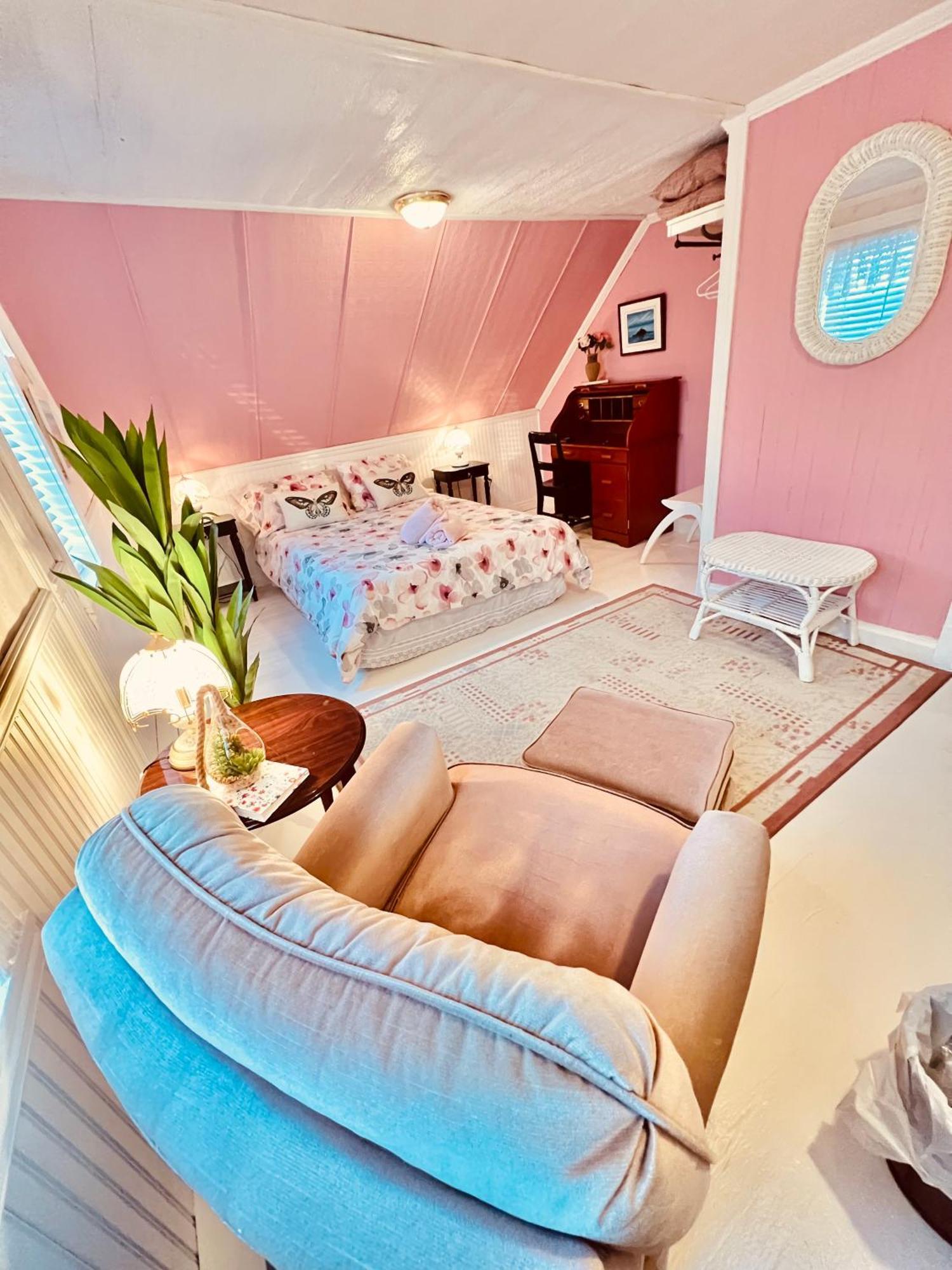 Bed & Cafe Petit Papillon Bed and Breakfast Grandes-Bergeronnes Exteriör bild